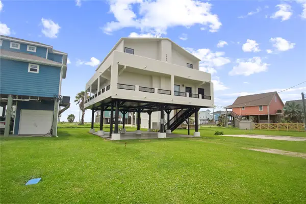 1962 Avenue H, Crystal Beach, TX 77650