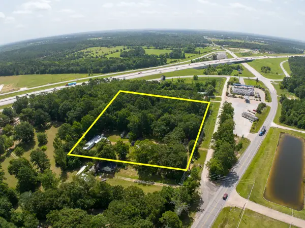 6479 Fm 1374, New Waverly, TX 77358