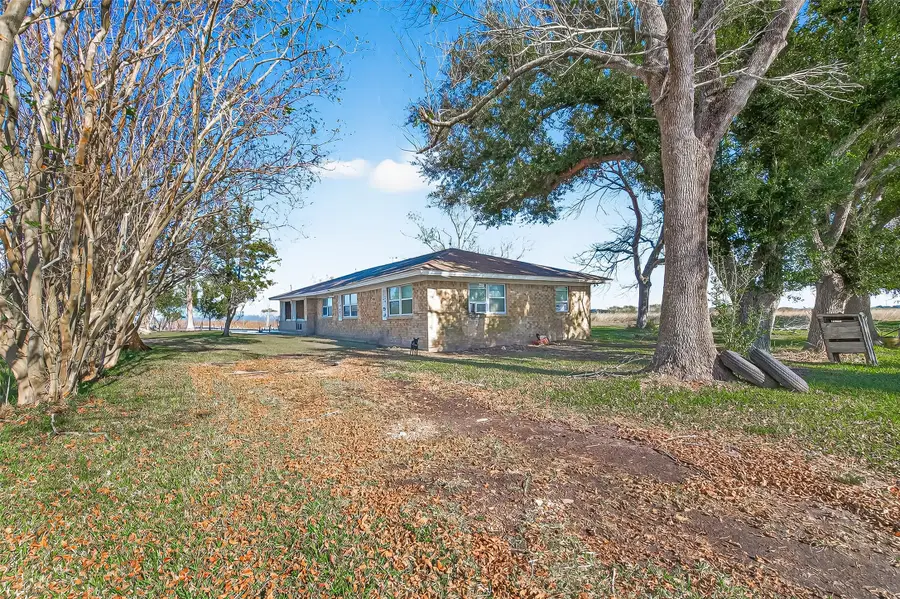 19838 Nordt Road, Damon, TX 77430 - Image #2