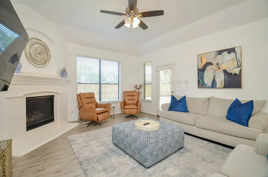 614 Coggins Point Way, Sugar Land, TX 77479 - #3