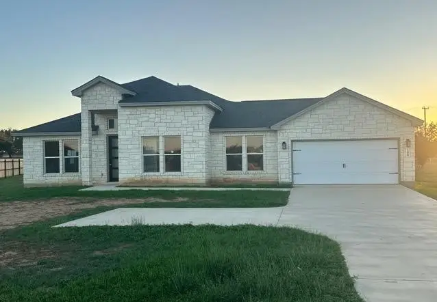 100 W Medium Meadow Drive, Lytle, TX 78052 - Image #2