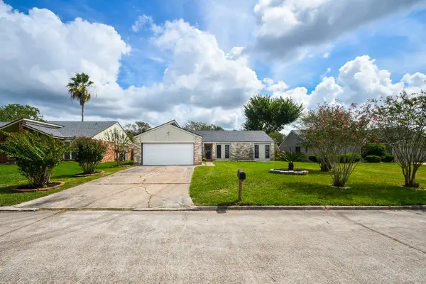 3709 Misty Cove Court, Dickinson, TX 77539