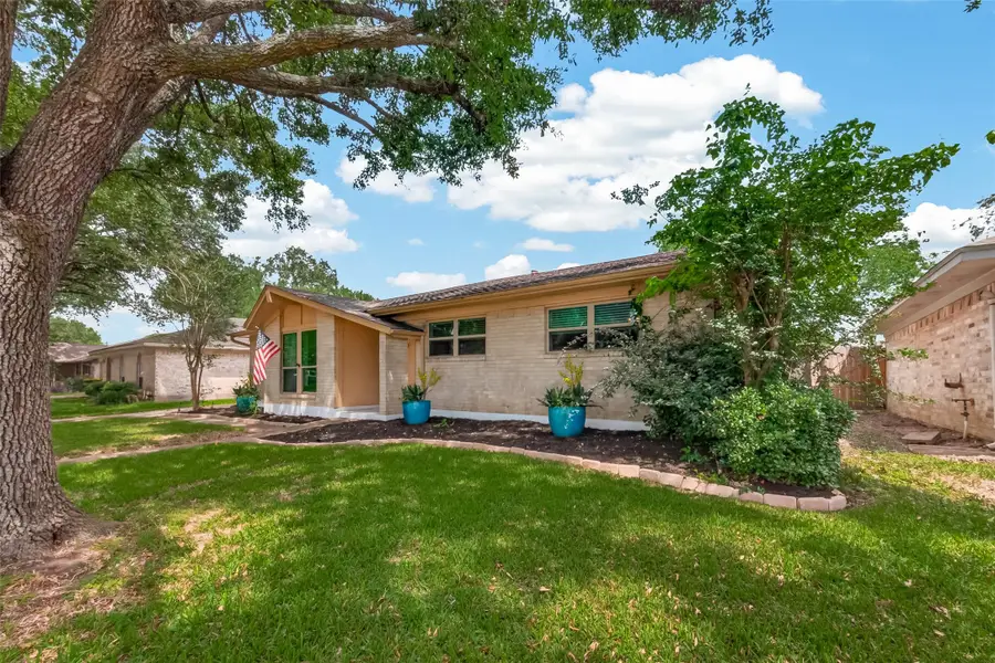 1925 Winding Creek Drive, Pearland, TX 77581 - #2