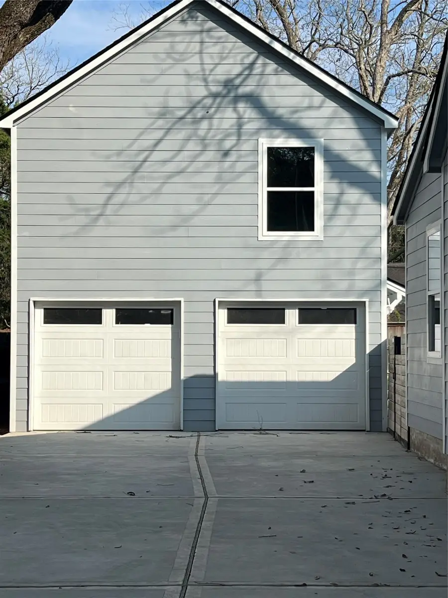 723 N Meyer St, Sealy, TX 77474 - Image #3