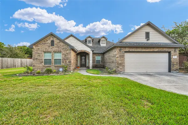 1101 Isabella Boulevard, Angleton, TX 77515
