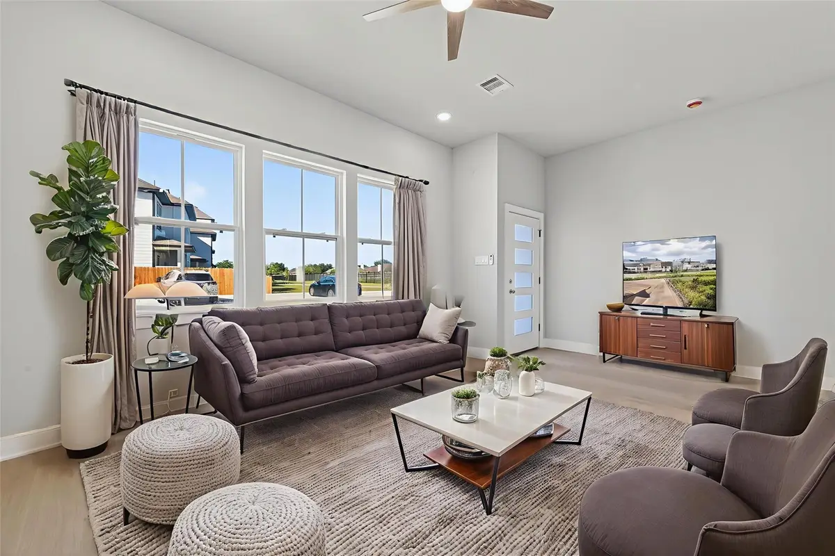 6702 Metro Blvd #3, Houston, TX 77083 - Image #1