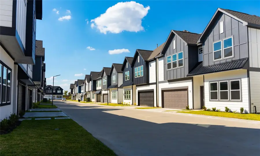 6702 Metro Blvd #3, Houston, TX 77083 - Image #2