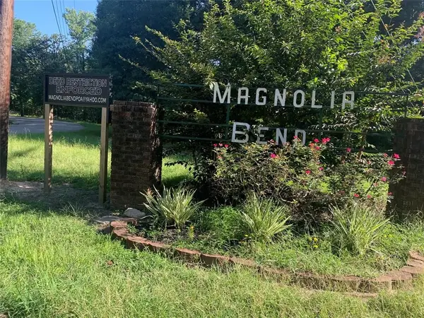 000 Willow Dr, Conroe, TX 77302