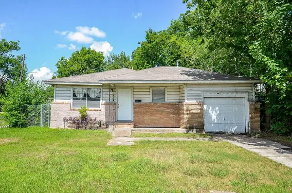 3003 Grovey Street, Houston, TX 77026