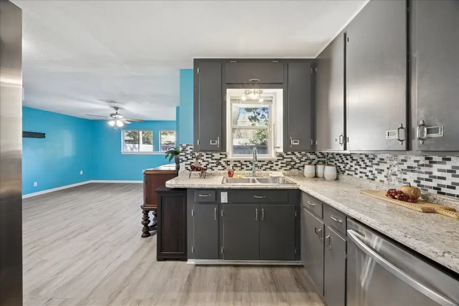 329 Robin Street, Deer Park, TX 77536 - Image #3