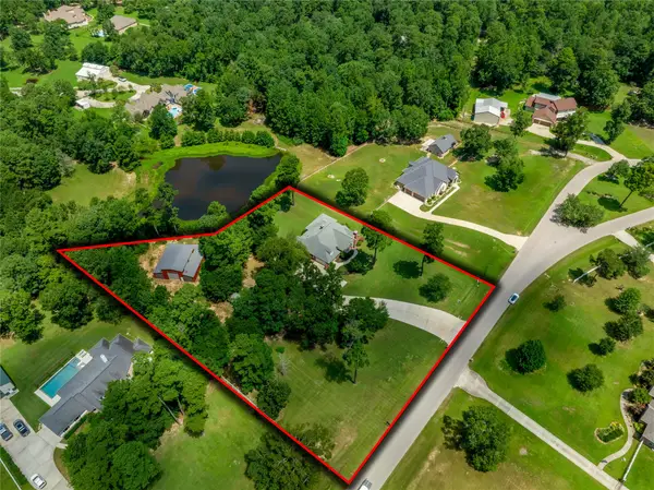 15444 Crown Oaks Drive, Montgomery, TX 77316