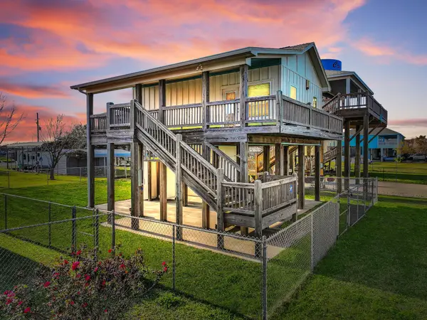 963 Verdia W, Crystal Beach, TX 77650