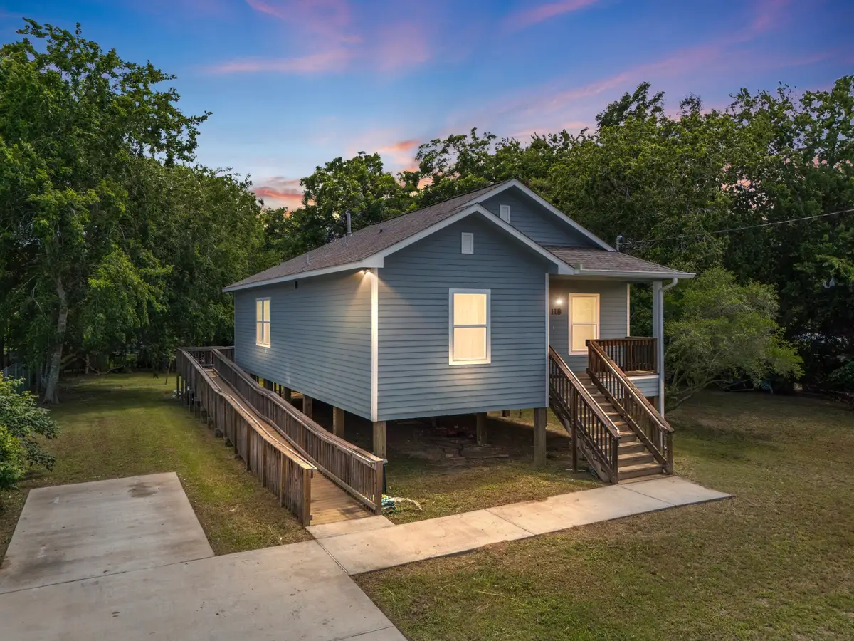 118 W Dahlgreen, Wharton, TX 77488 - #1