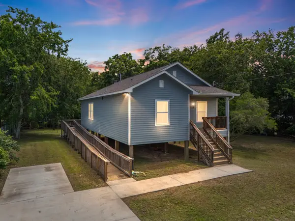 118 W Dahlgreen, Wharton, TX 77488