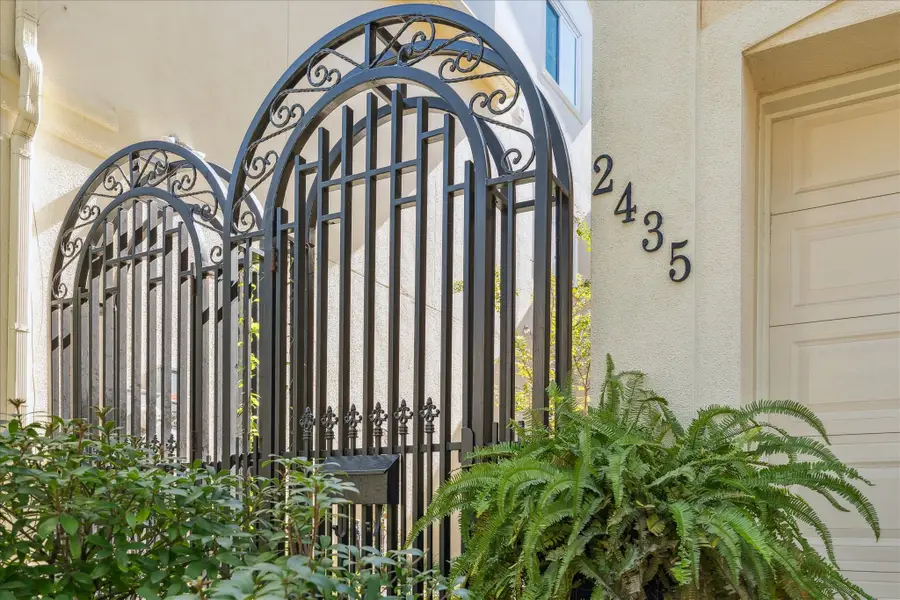 2435 North Boulevard, Houston, TX 77098 - Image #2