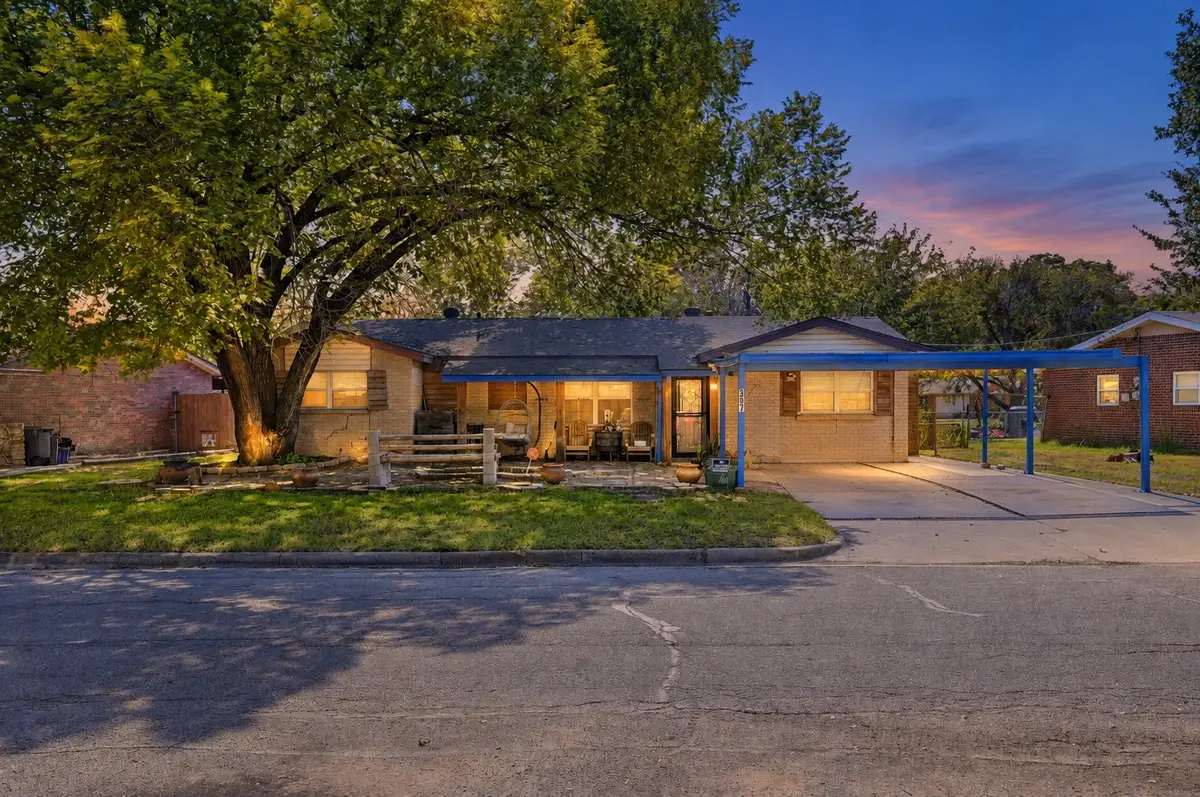 357 W Southern Avenue, Saginaw, TX 76179 - #1