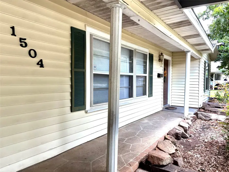 1504 E Fayle Street, Baytown, TX 77520 - #2