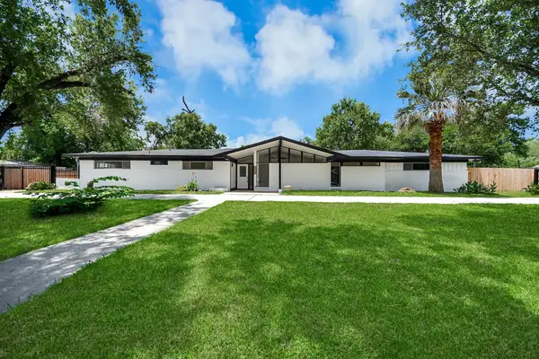 217 Burnett Drive, Baytown, TX 77520