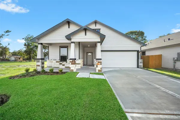 611 Burkett Street, Dayton, TX 77535