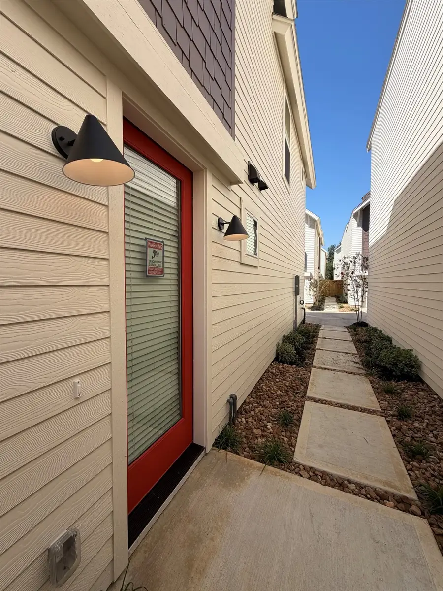 879 Rachel ST Rachel Street #E, Houston, TX 77091 - Image #3