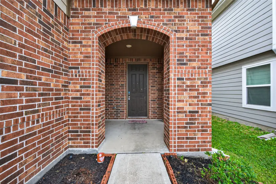 611 Ash Mill Drive, Houston, TX 77090 - Image #2