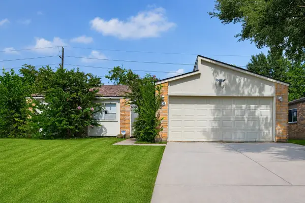 12114 Mckamy Drive, Houston, TX 77067