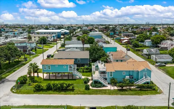 1703 Biovu Drive, Galveston, TX 77551