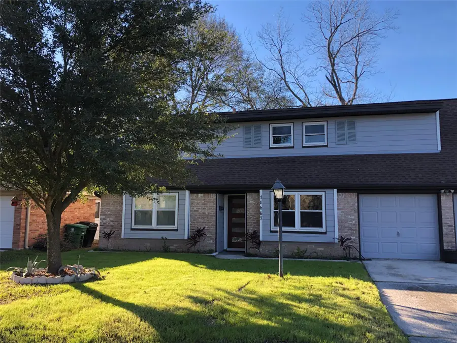 10667 Hazelhurst Drive E, Houston, TX 77043 - #2