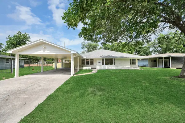 5455 N Crooked Creek Drive, Houston, TX 77017