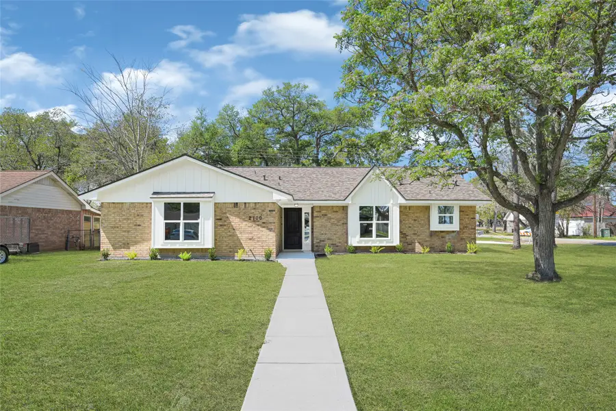 2100 Crestwood Drive, Richmond, TX 77469 - #2