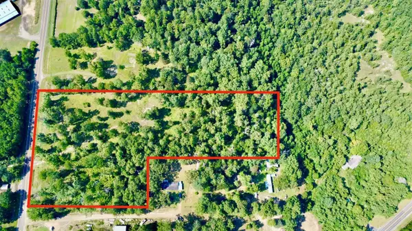 276 Fm 692, Burkeville, TX 75932