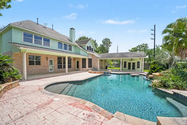 17303 Village Breeze Drive, Tomball, TX 77377