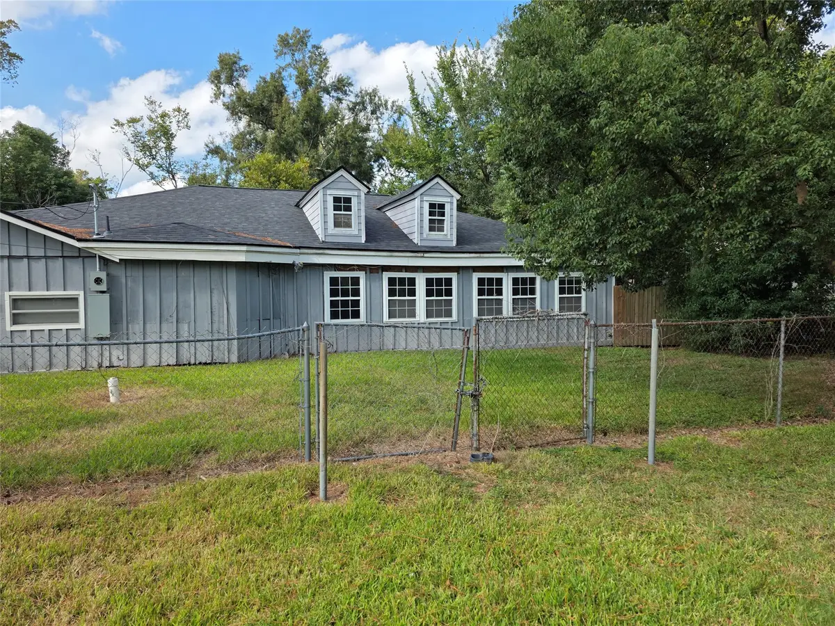 326 Texas Avenue, Bacliff, TX 77518 - Image #1