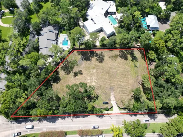 11439 Memorial Drive, Houston, TX 77024