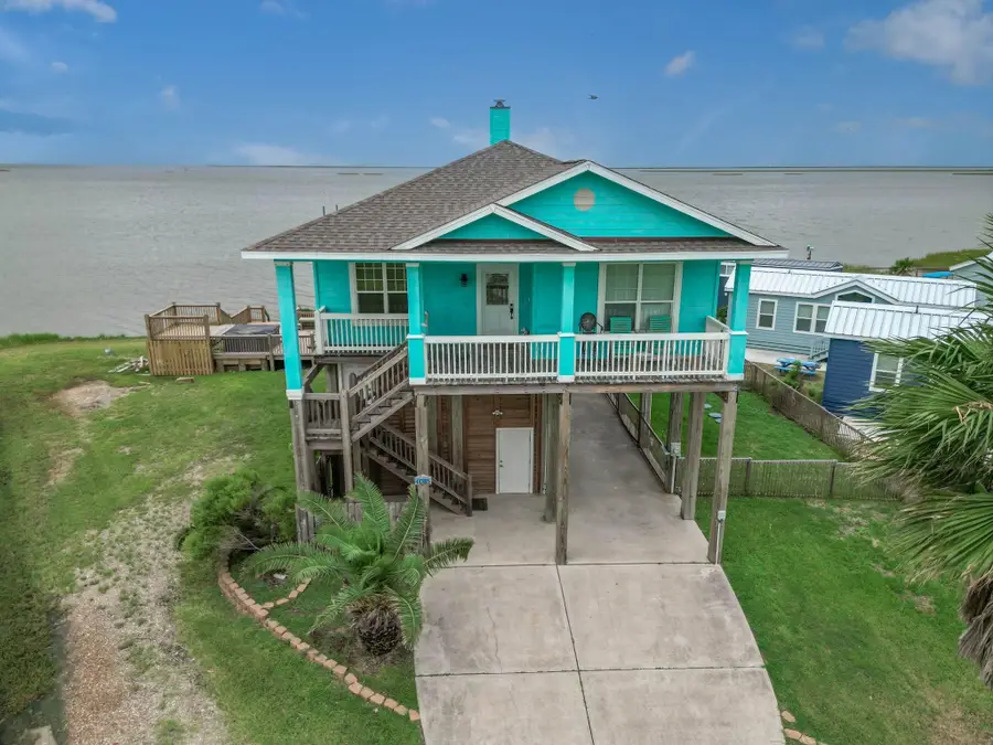 1035 Rollover Circle, Gilchrist, TX 77617 - #2