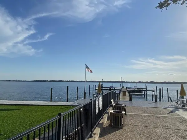 3535 Nasa Rd 1 #18, Seabrook, TX 77586