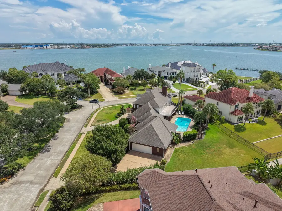 2207 Twin Oaks Boulevard, Kemah, TX 77565 - #3
