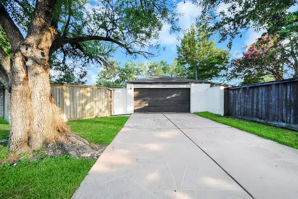 10915 Berry Tree Drive, Houston, TX 77064