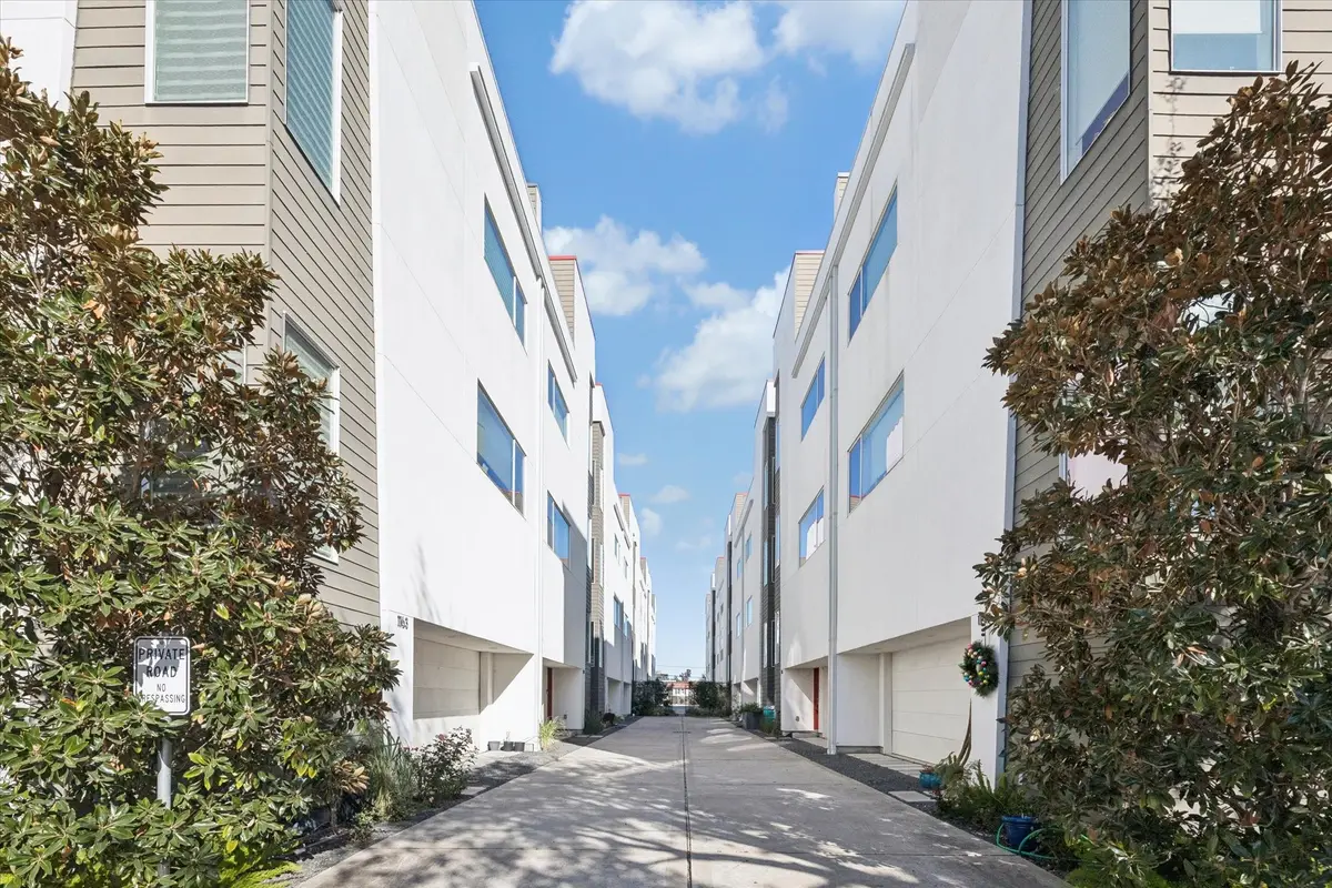 1151 W 18th Street, Houston, TX 77008 - Image #1