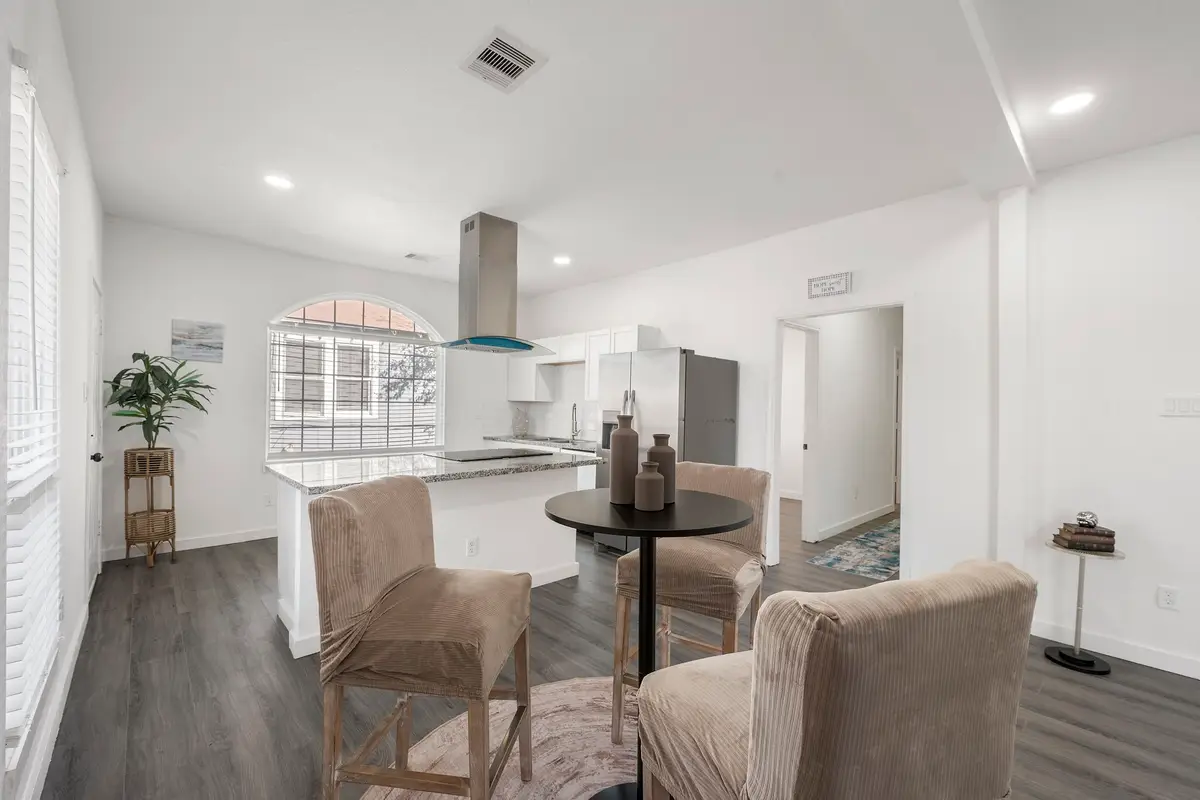 906 E Washington Avenue, Navasota, TX 77868 - Image #1