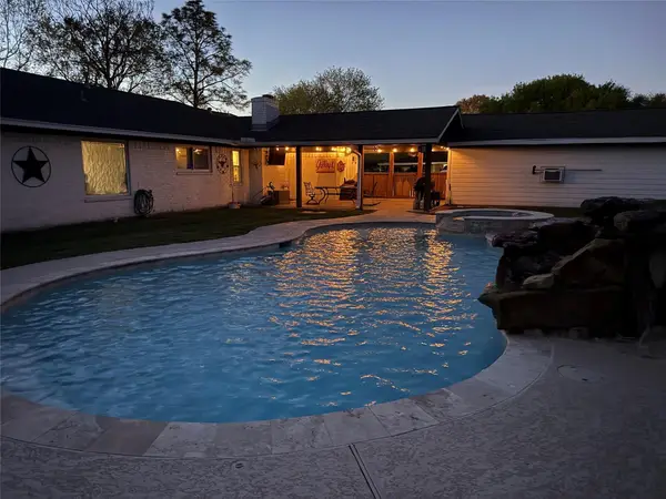 3809 Wingtail Way, Pearland, TX 77584