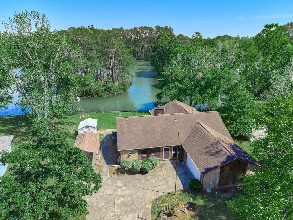 8805 Lakeshore Drive, Montgomery, TX 77316 - #1