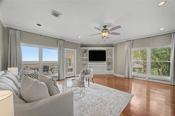 3663 Nasa Parkway #708, Seabrook, TX 77586
