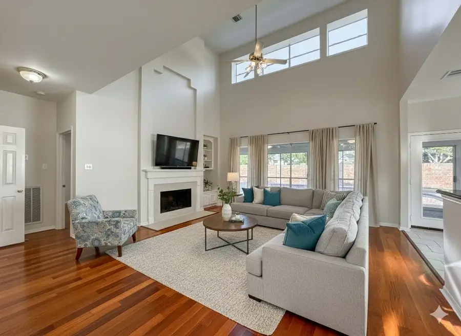 2210 Crossbrook Court, League City, TX 77573 - Image #2