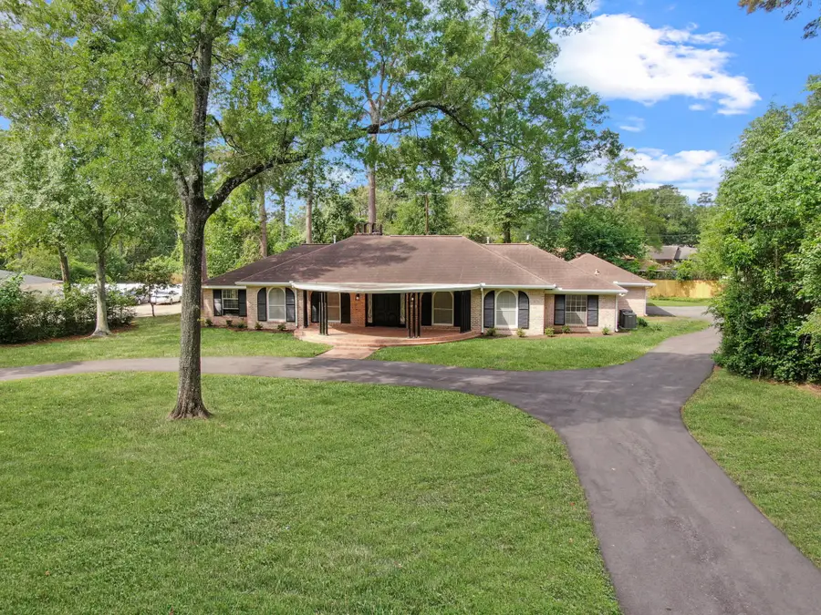 3 Briarwood Drive, Conroe, TX 77301 - #2