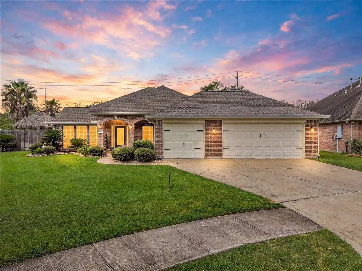 1207 Shadowbend Street, Pearland, TX 77581 - #1