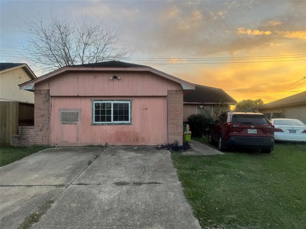 3219 Windy Royal Drive, Houston, TX 77045 - Image #1