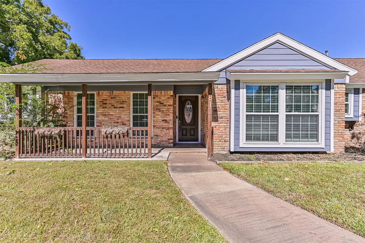 1813 Meadowview Drive, Alvin, TX 77511 - Image #1