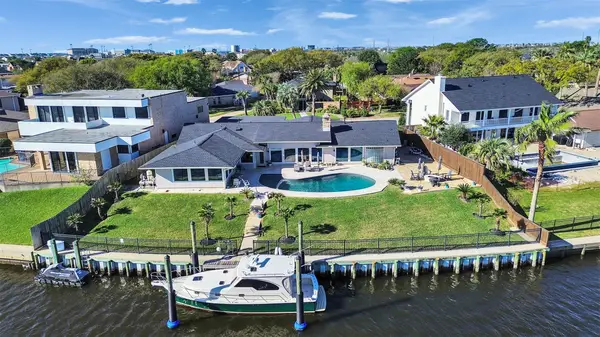 2882 Dominique Drive, Galveston, TX 77551