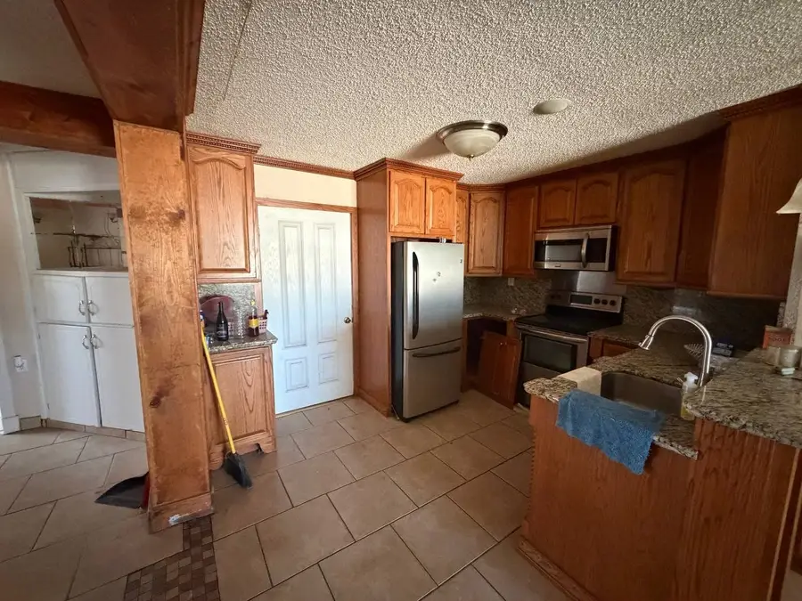 407 S Juarez Street, Crystal City, TX 78839 - #3
